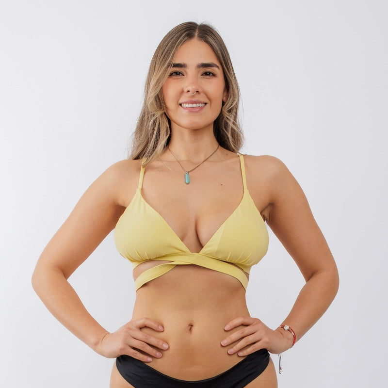 Bikini AMANDA - Amarillo tipo sostén triangulo lazos