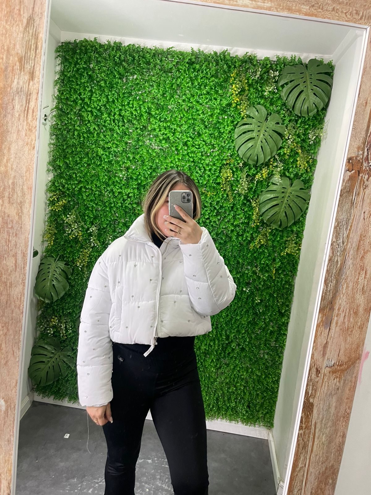 Cardigan peludo blanco y negro